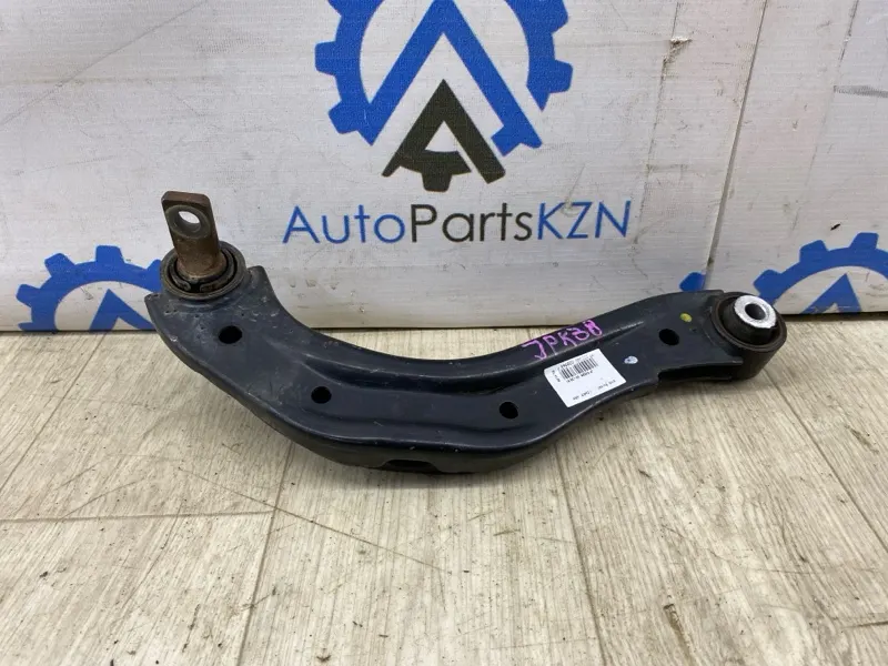 Рычаг поперечный Honda Civic 4D 1.3 2010 задн. (б/у)