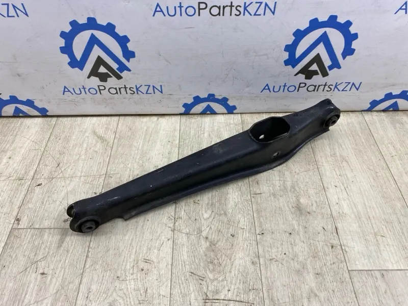 Рычаг подвески нижний Mitsubishi Lancer 10 4B10 задн. лев. (б/у)