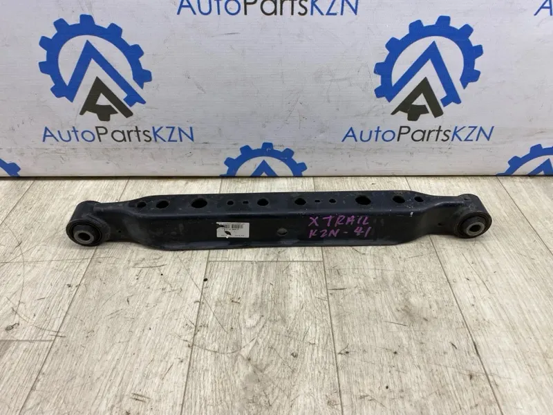 Рычаг поперечный Nissan X-Trail T32 2.0 MR20DD прав. (б/у)