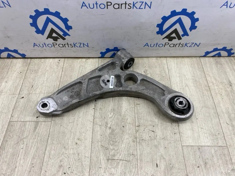 Рычаг подвески нижний Mitsubishi ASX 2.0 перед. лев. (б/у)