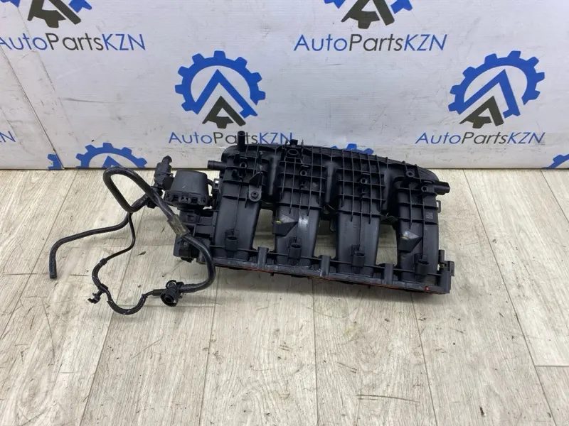 Коллектор впускной Volkswagen Tiguan 2.0 CHHB 2018 (б/у)