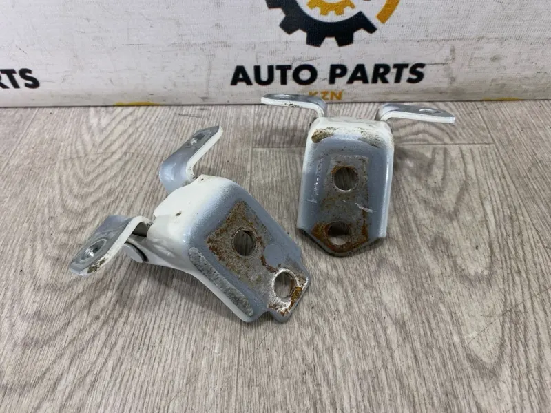 Петля двери Mazda CX-9 TC 2.5 PY 2022 перед. прав. (б/у)