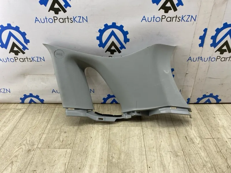 Обшивка багажника Mitsubishi ASX 2.0 4B11 задн. прав. (б/у)