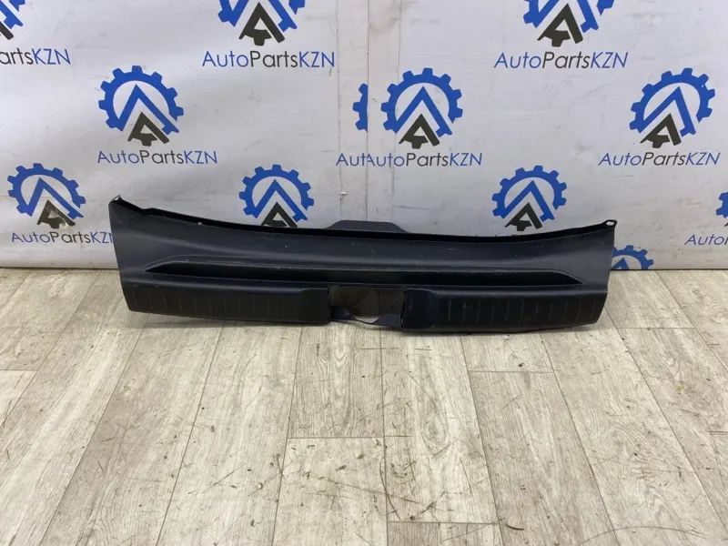 Накладка замка багажника Suzuki Vitara (б/у)