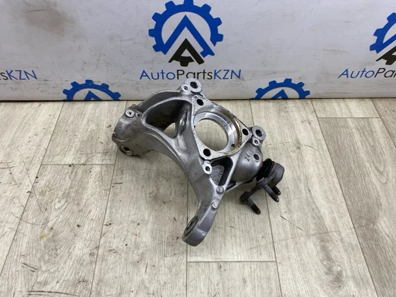 Кулак поворотный Volkswagen Tiguan 2.0 CHHB 2021 перед. прав. (б/у)