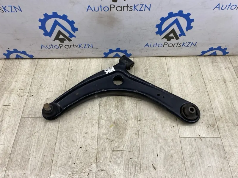 Рычаг подвески нижний Mitsubishi Outlander XL 2.0 4B11 перед. лев. (б/у)
