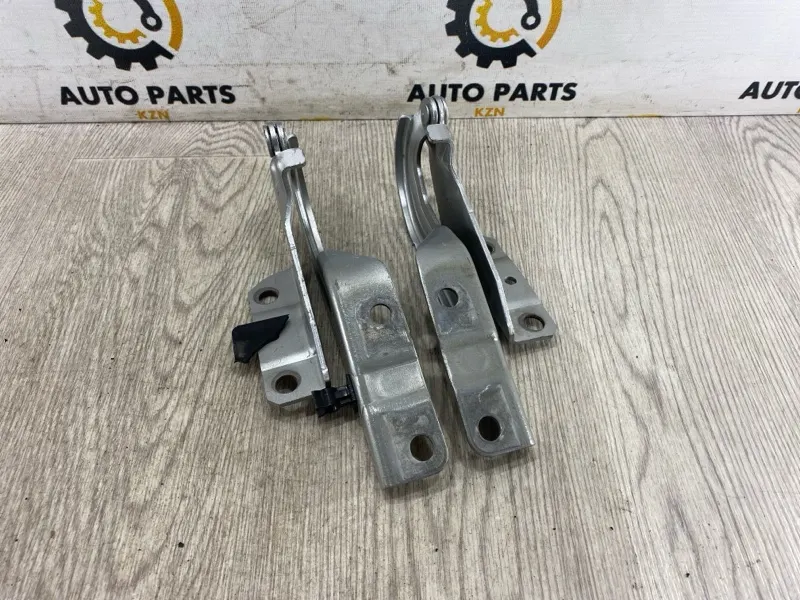 Петля капота Mitsubishi ASX 2.0 (б/у)
