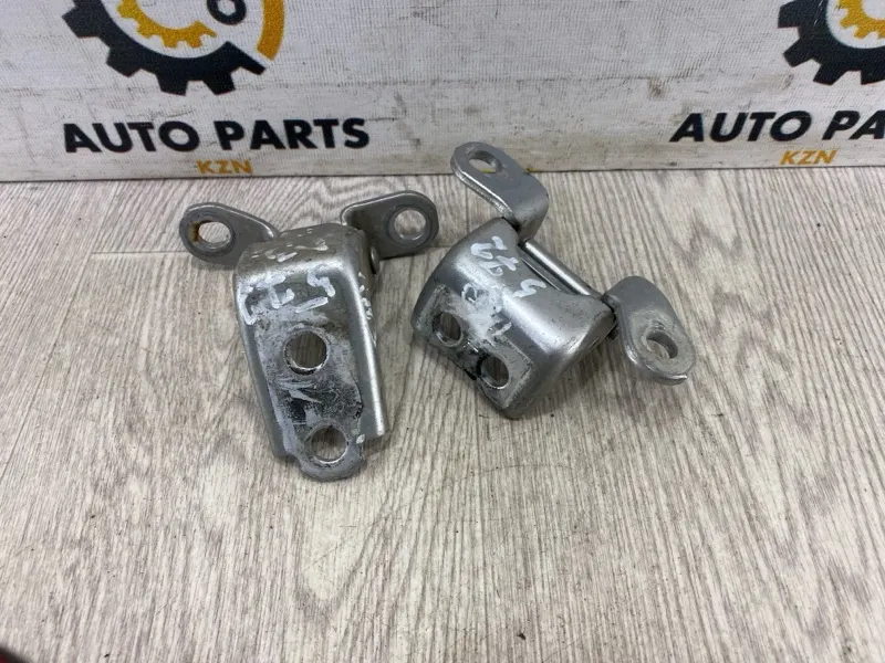 Петля двери Honda Civic 4D 2008 задн. лев. (б/у)