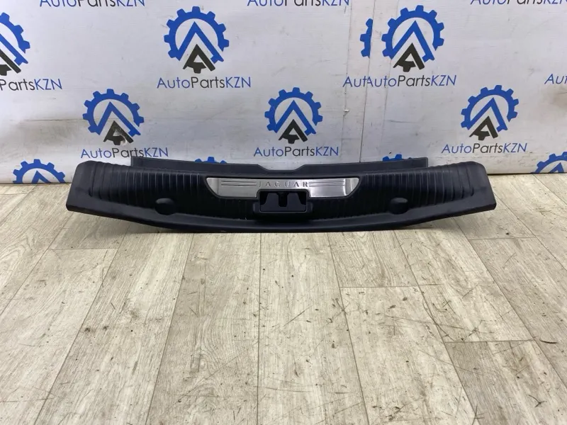 Накладка замка багажника Jaguar XJ X351 5.0Л 2010 (б/у)