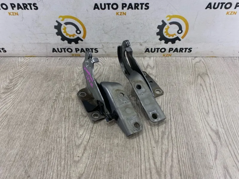 Петля капота Mitsubishi Outlander 3 2.0 (б/у)