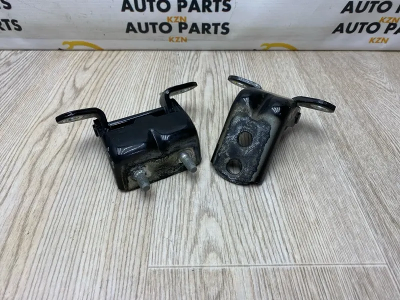 Петля двери Nissan X-Trail T32 MR20DD/2.0 задн. прав. (б/у)