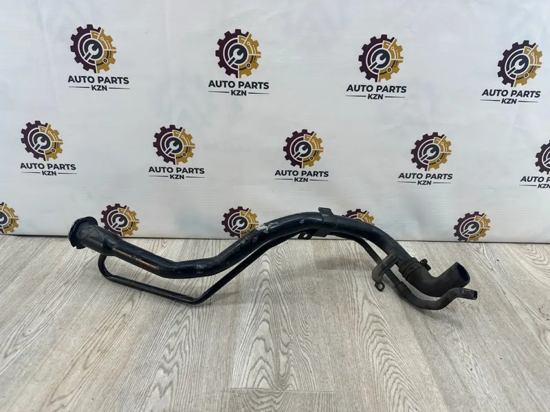 Горловина топливного бака Mitsubishi Outlander 3 4B12/2.4Л (б/у)