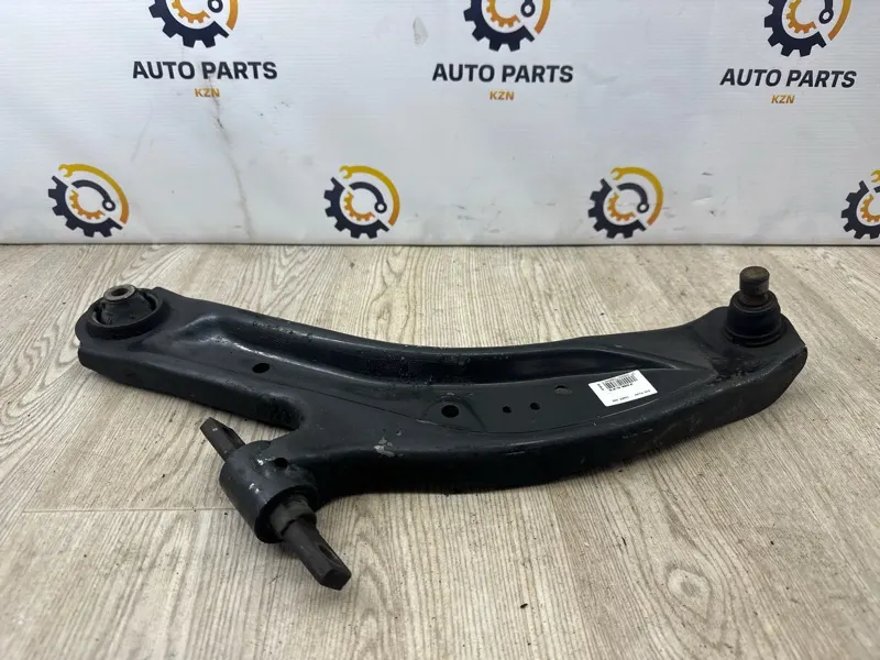 Рычаг подвески Mitsubishi Outlander 3 2.0 перед. лев. (б/у)