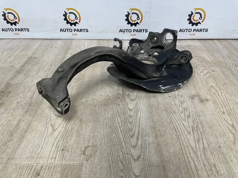 Кулак поворотный Audi A5 8T CDN перед. прав. (б/у)