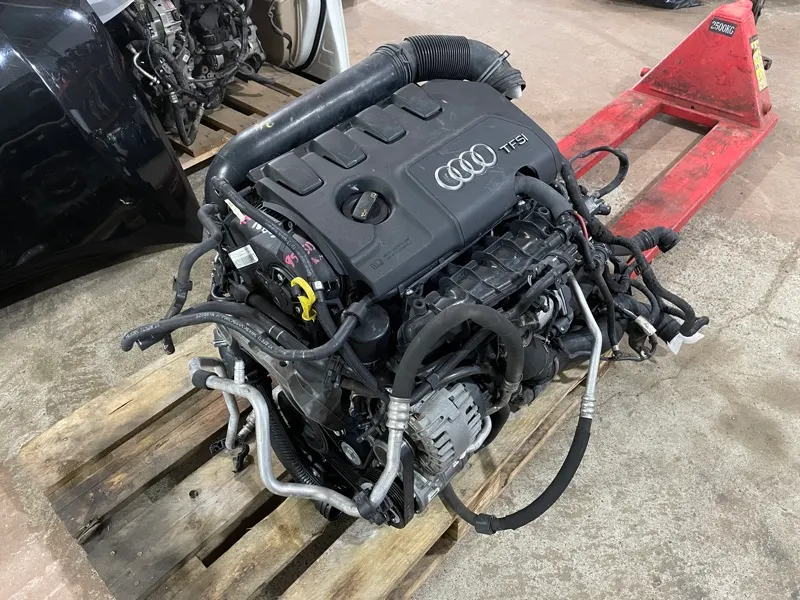 Двигатель Audi Q3 8U 2.0 CCZC 2013 (б/у)