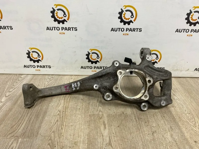 Кулак поворотный Audi A5 8T 1.8 CJEB 2013 перед. прав. (б/у)