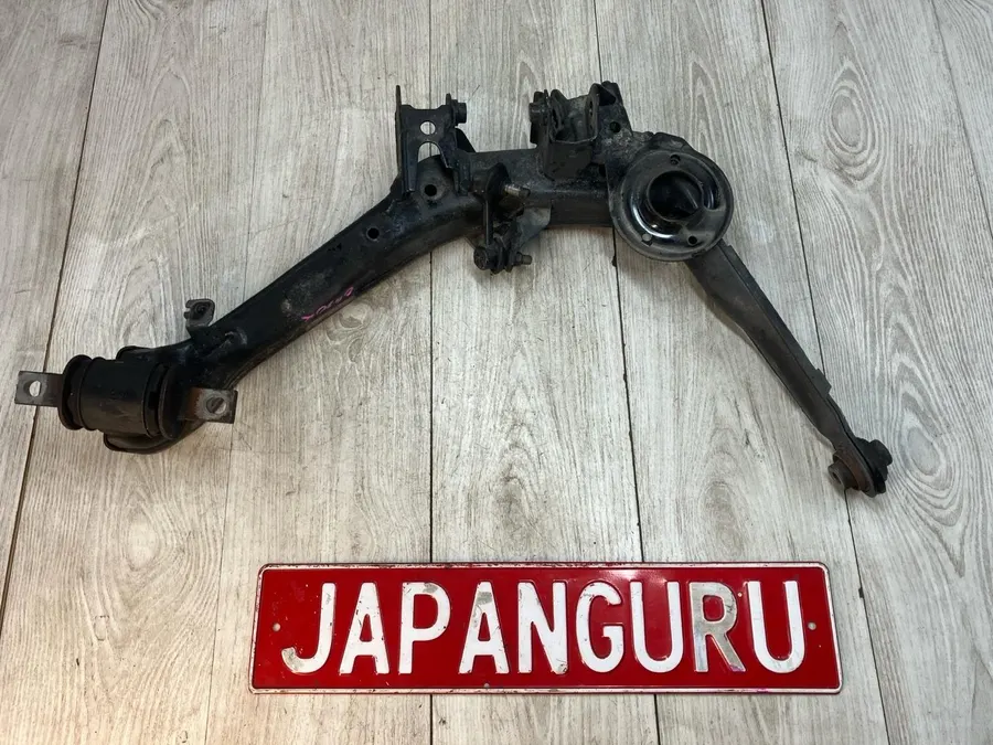 Рычаг продольный Honda Civic 4d 8 R18 2008 задн. прав. (б/у)