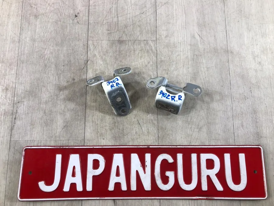 Петля двери Honda Accord 8 K24A 2010 задн. прав. (б/у)