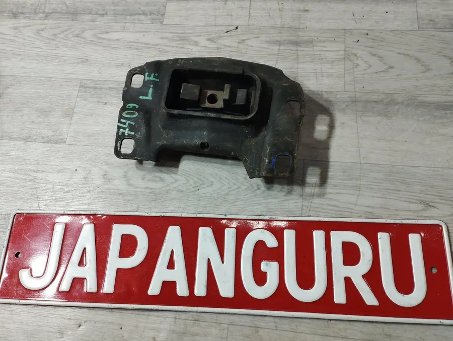 Подушка МКПП Mazda 3 BK ХЭТЧ ZY 2009 (б/у)